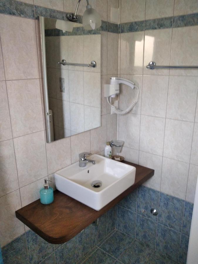 Hotel Patelis Poúlithra 외부 사진