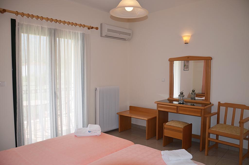 Hotel Patelis Poúlithra 외부 사진