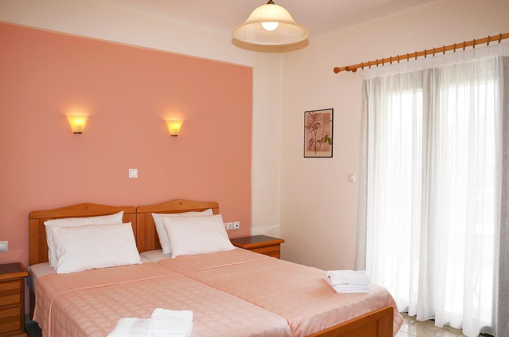 Hotel Patelis Poúlithra 외부 사진