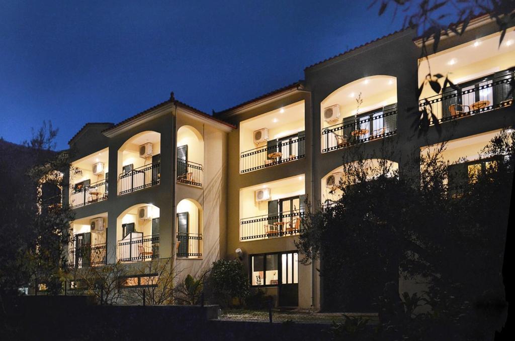 Hotel Patelis Poúlithra 외부 사진