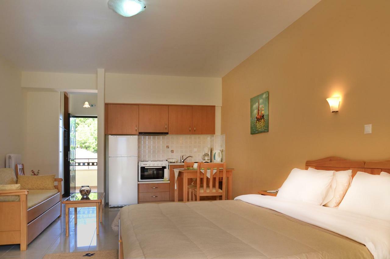 Hotel Patelis Poúlithra 외부 사진