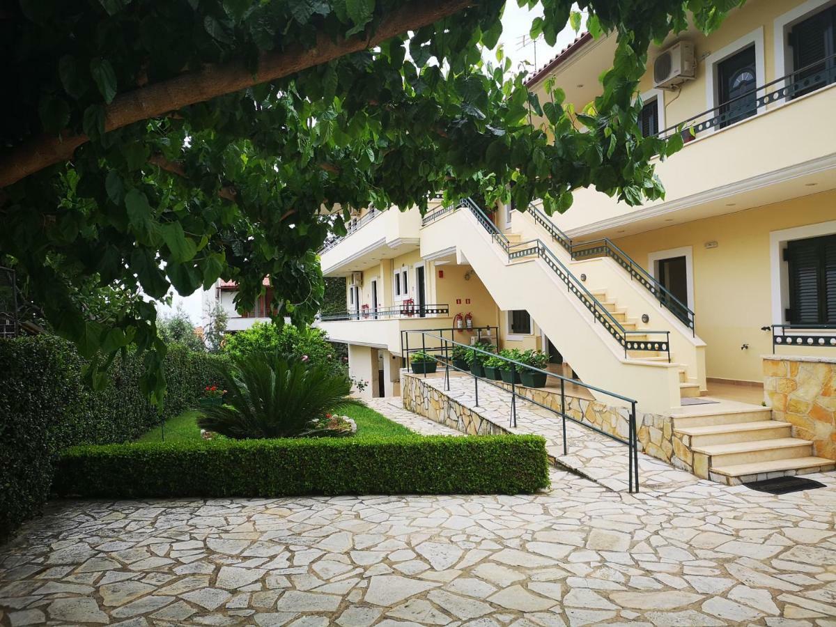 Hotel Patelis Poúlithra 외부 사진
