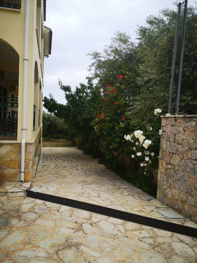 Hotel Patelis Poúlithra 외부 사진