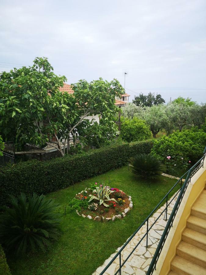 Hotel Patelis Poúlithra 외부 사진