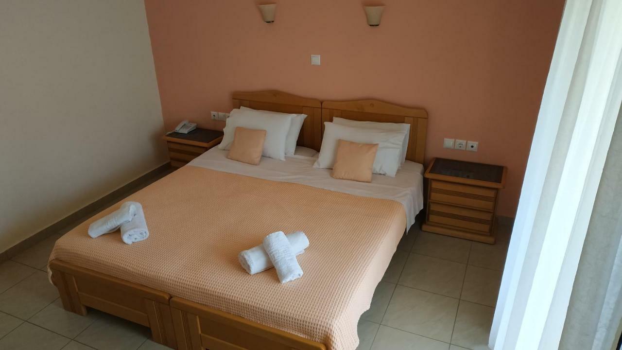 Hotel Patelis Poúlithra 외부 사진