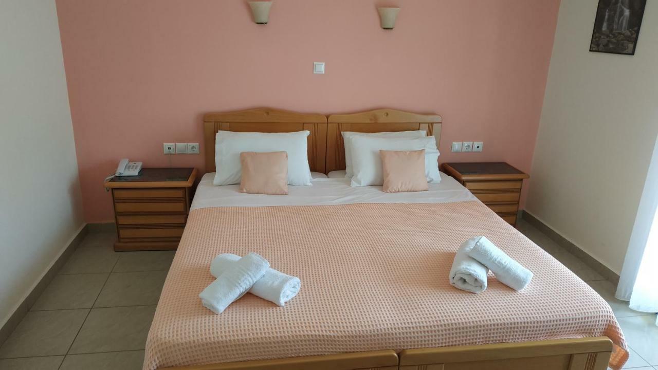Hotel Patelis Poúlithra 외부 사진